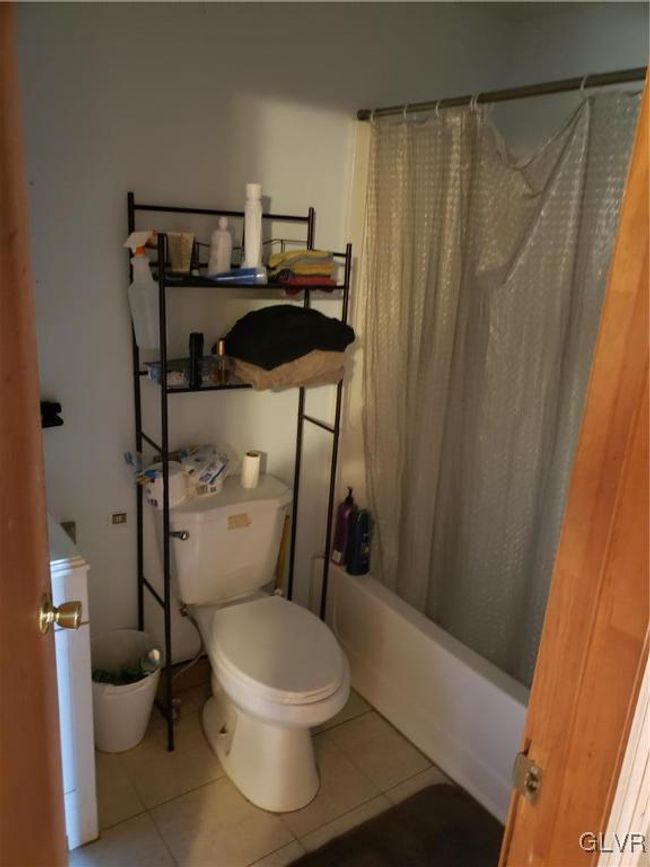 210 W Main St, Home with 8 bedrooms, 7 bathrooms and 1 parking in Pen Argyl PA | Image 16