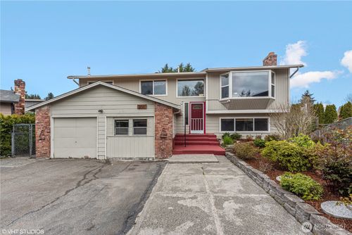 2010 N 153rd St, Shoreline, WA, 98133 | Card Image