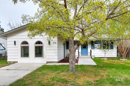 906 E 4th St, Emmett, ID, 83617-3179 | Card Image