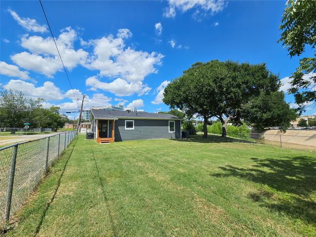 5519 Arlington Park Dr, House other with 3 bedrooms, 1 bathrooms and null parking in Dallas TX | Image 21