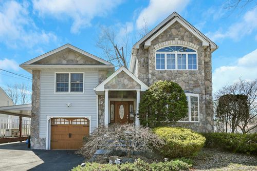 236 Valley Rd, Valley Cottage, NY, 10989-2439 | Card Image