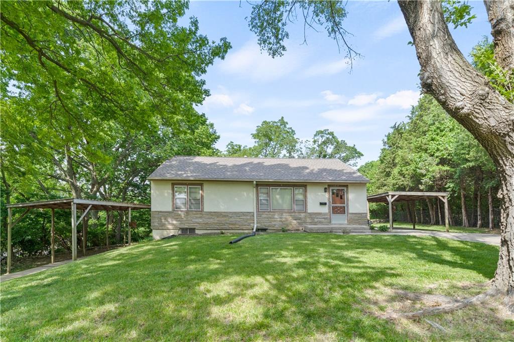 Hawthorne Ave, Kansas City, MO 64133