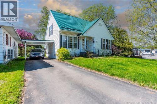 307 Main St, Sussex, NB, E4E1R7 | Card Image