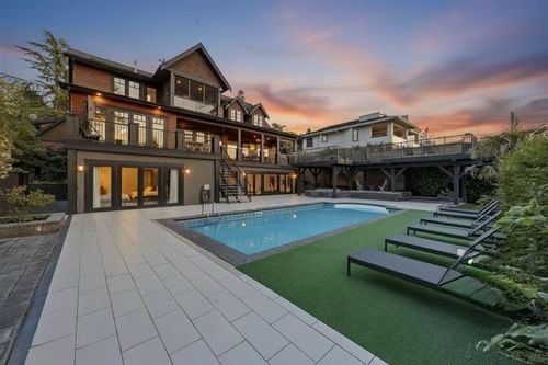 2737 Crescent Dr, Surrey, BC, V4A3J9 | Card Image