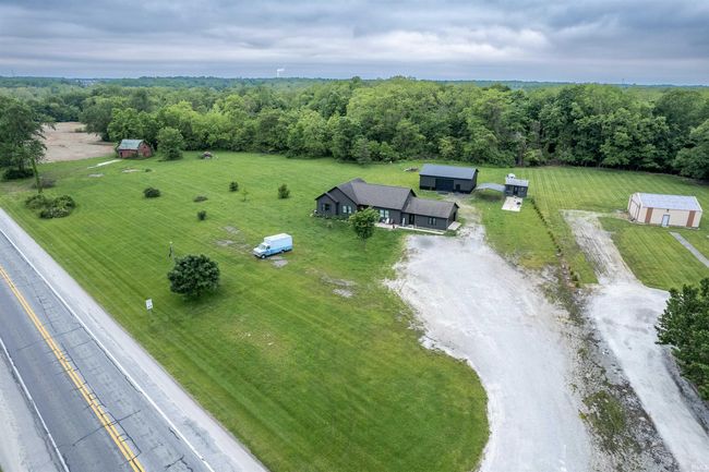 2325 N Huntington Rd, House other with 3 bedrooms, 2 bathrooms and null parking in Marion IN | Image 7