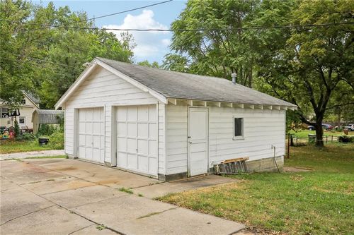 748 S Poplar St, Ottawa, KS, 66067-3029 | Card Image