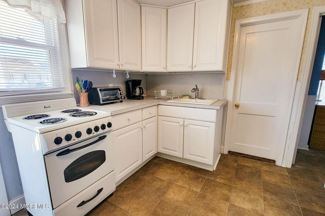 113 New Brunswick Ave, Home with 6 bedrooms, 3 bathrooms and null parking in Lavallette NJ | Image 26