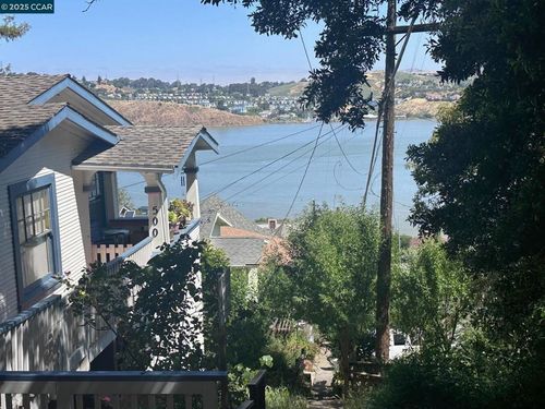 500 Alhambra St, Crockett, CA, 94525-1206 | Card Image