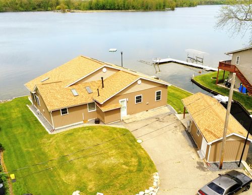 216 Sandalwood Dr, Quincy, MI, 49082-9648 | Card Image