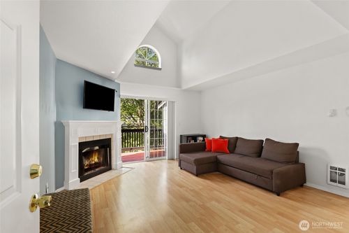 b302-22810 30th Ave S, Des Moines, WA, 98198-7259 | Card Image