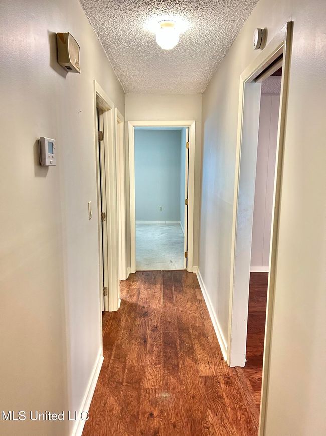 Hallway - downstairs | Image 21