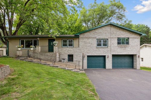 2917 Troseth Rd, Roseville, MN, 55113-1045 | Card Image