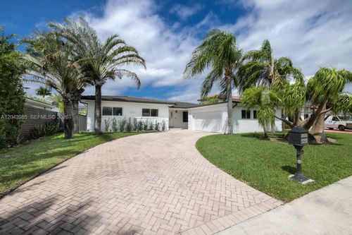 13200 Ortega Ln, North Miami, FL, 33181-2185 | Card Image