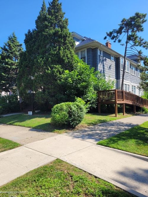 1302 Beaconsfield Ave, Grosse Pointe Park, MI, 48230-1063 | Card Image