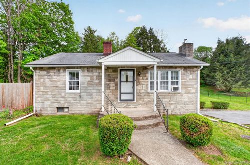 17 Holt Road, Hyde Park, NY, 12538 | Card Image