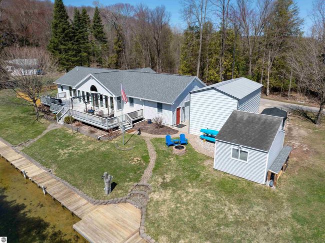6001 N Silver Pines Dr, House other with 3 bedrooms, 2 bathrooms and null parking in Bellaire MI | Image 5