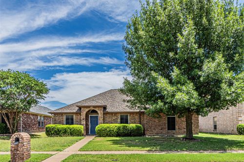 108 Oak Hollow Ln, Red Oak, TX, 75154-4610 | Card Image
