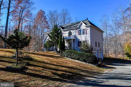 8368 Hickory Hollow Ct, MANASSAS, VA, 20112-7846 | Card Image