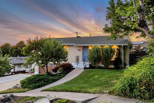 321 E 700 S, Farmington, UT, 84025-3242 | Card Image
