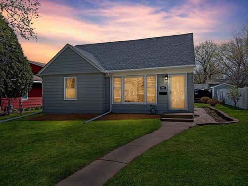 6913 Russell Ave S, Richfield, MN, 55423-2025 | Card Image