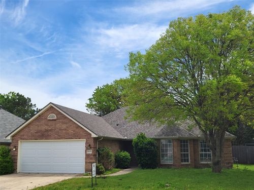 1109 Westgrove Dr, Saginaw, TX, 76179-3464 | Card Image