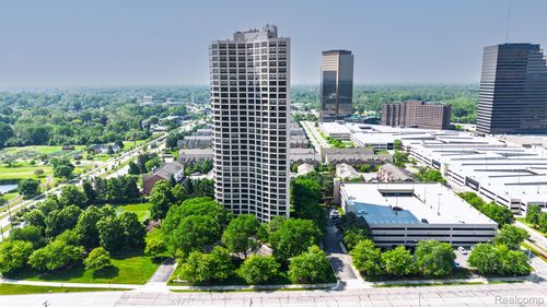 ste-2001-5000 Town Ctr, Southfield, MI, 48075-1116 | Card Image