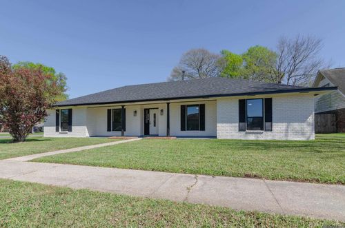 5613 S Allegheny Ct, Baton Rouge, LA, 70817-2102 | Card Image