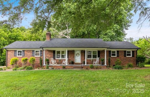 1059 Fairway Dr, Newton, NC, 28658-9272 | Card Image