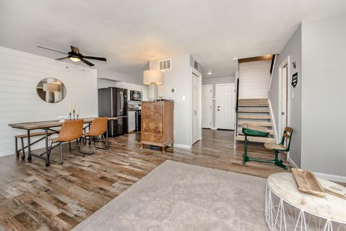 615 Knollwood Dr, Woodland, CA, 95695-4350 | Card Image