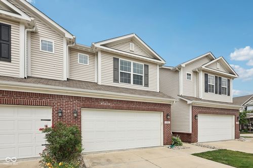 9707 Prairie Smoke Dr, Noblesville, IN, 46060-4305 | Card Image