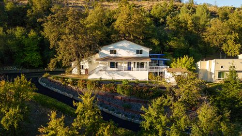2520 Snow Ln, Redding, CA, 96003-3419 | Card Image