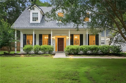 203 Chaucer Ln, Mandeville, LA, 70448-7027 | Card Image
