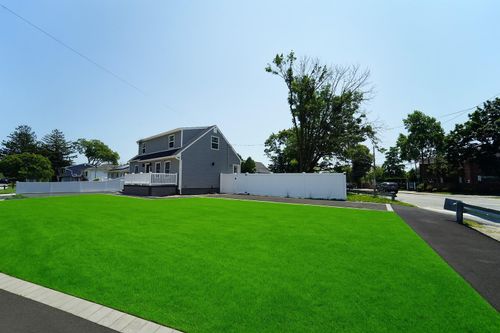 280 Neptune Ave, Babylon, NY, 11704-5815 | Card Image