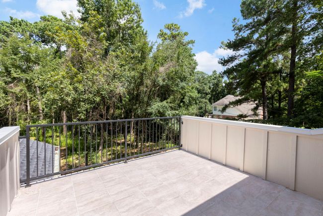 She will feel like a princess with her very own balcony! | Image 27
