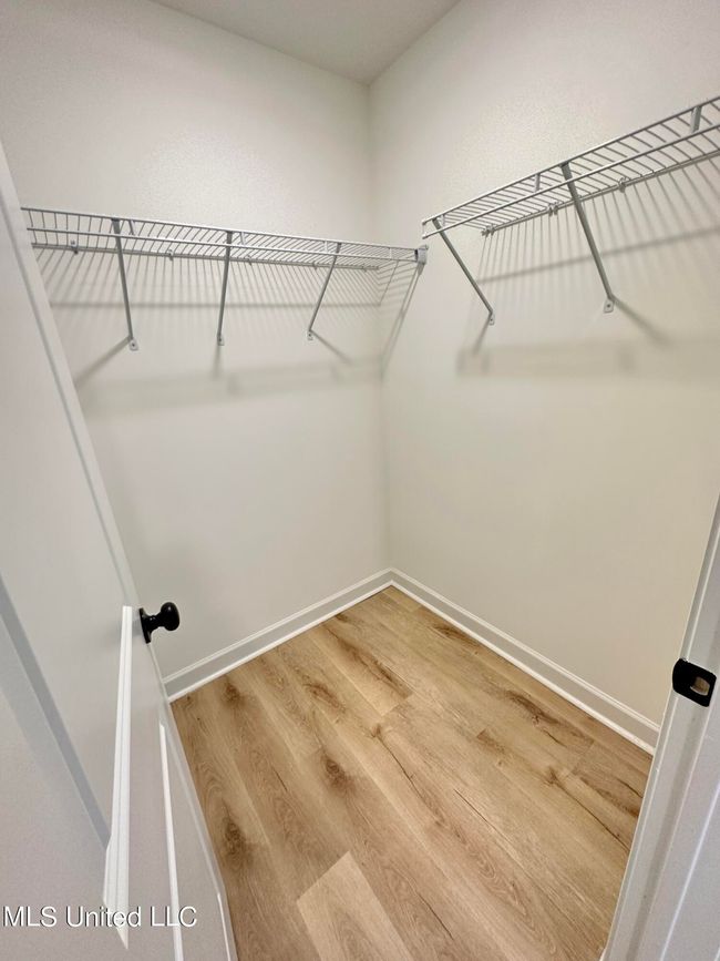 Bedroom 3 closet | Image 27
