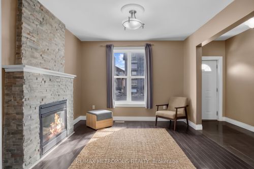 201 Bay St N, Hamilton, ON, L8R2R1 | Card Image