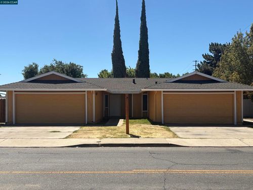 1527 Moffett Rd, Ceres, CA, 95307-1712 | Card Image