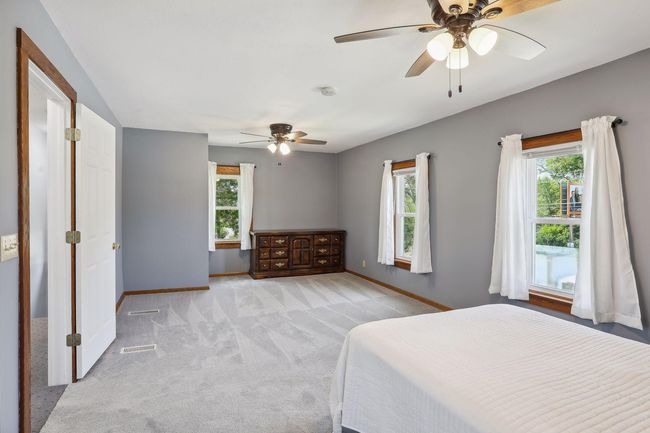 401 Highway 7, House other with 5 bedrooms, 2 bathrooms and null parking in Excelsior MN | Image 14