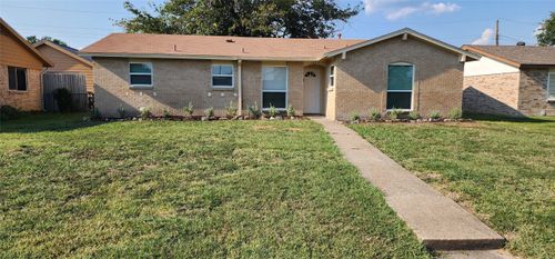 1009 Shorecrest Dr, Garland, TX, 75040-6633 | Card Image