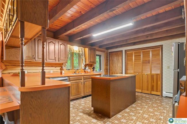 324 Hatchery Rd, House other with 2 bedrooms, 2 bathrooms and null parking in Jim Thorpe PA | Image 6
