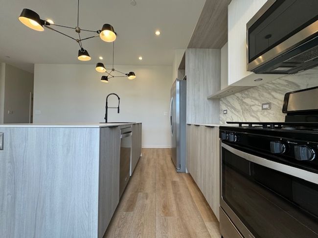 103 - 4177 W Belmont Ave, Condo with 3 bedrooms, 2 bathrooms and 2 parking in Chicago IL | Image 5