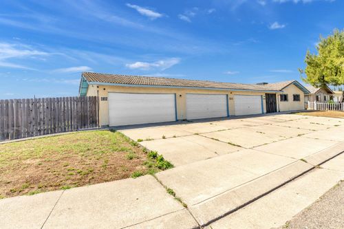 414 Jill Circle, Stockton, CA, 95210 | Card Image