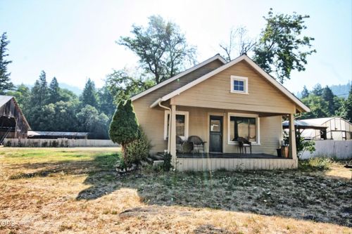7763 Thompson Creek Rd, Applegate, OR, 97530-9642 | Card Image