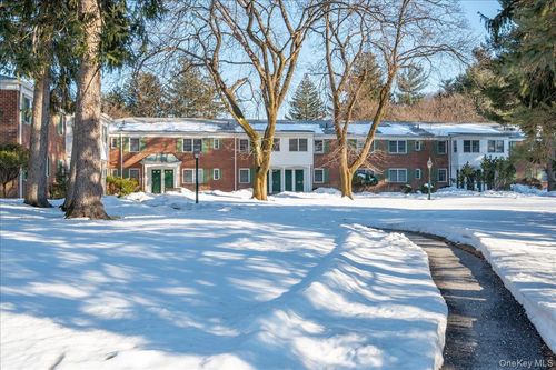 apt-8-580 Bedford Rd, Pleasantville, NY, 10570-3357 | Card Image