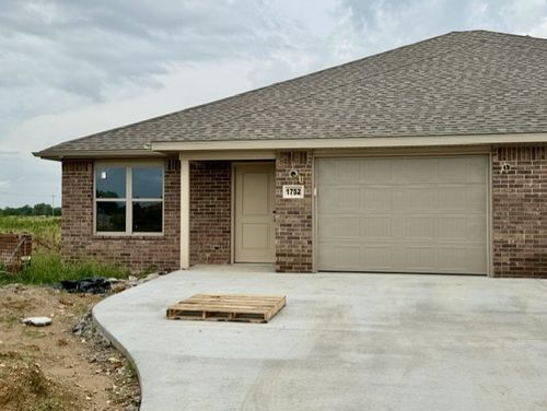 1752 Merworth St, Gentry, AR, 72734 | Card Image