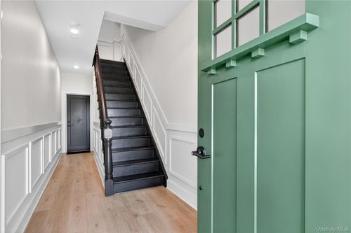 2-44 Madeleine Ave, New Rochelle, NY, 10801-3615 | Card Image