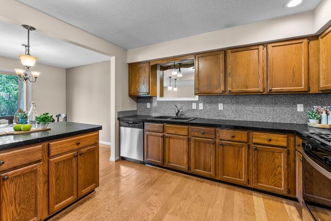 4252 Thornhill Ln, Townhouse with 3 bedrooms, 2 bathrooms and null parking in Vadnais Heights MN | Image 35