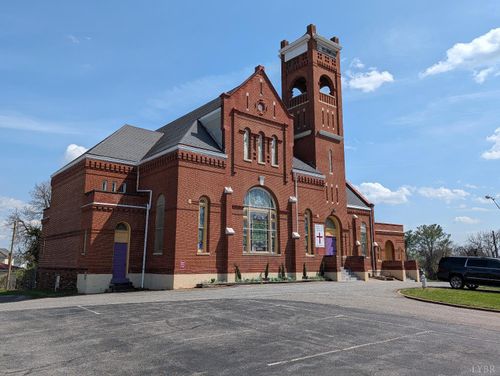 1018 Rivermont Ave, Lynchburg, VA, 24504-2152 | Card Image