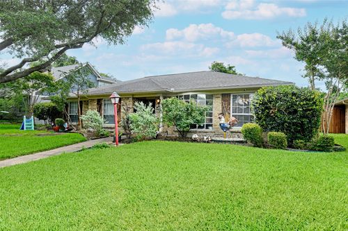 7272 Alto Caro Drive, Dallas, TX, 75248 | Card Image