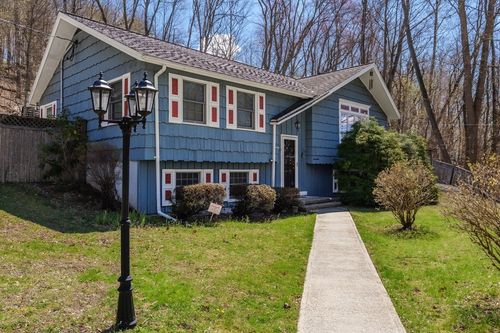 17 Golden Hill Ave, Haverhill, MA, 01830-6501 | Card Image
